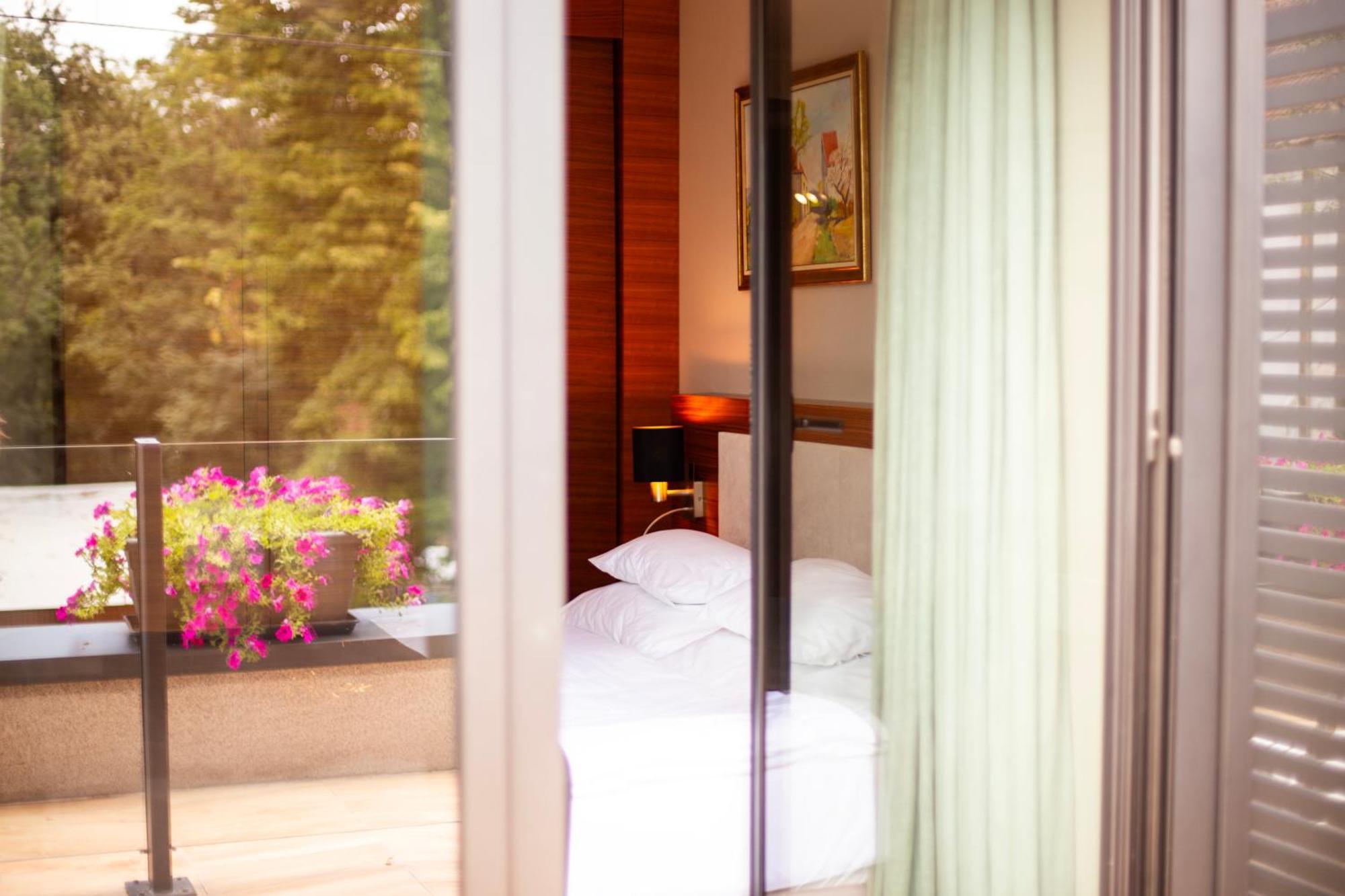 Hotel Tonanti วรินรัชกา บานยา ภายนอก รูปภาพ